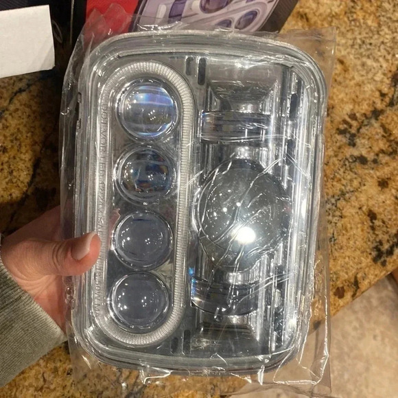 TRUX ACC TLED-H4 5" X 7" LED Projector Headlights White Aux Angel Ring HighLow - Picture 6 of 7